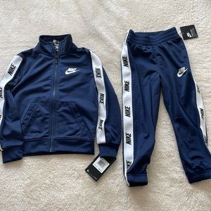 NWT ✨3t toddler boys Navy blue Nike tracksuit